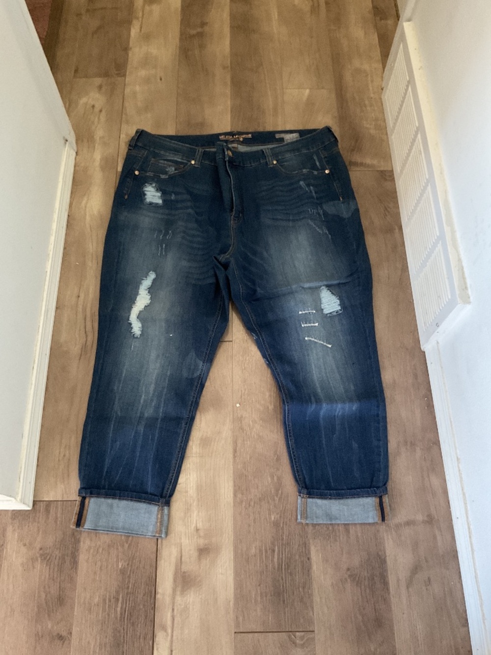Melissa McCarthy size 28 W straight leg distressed jeans